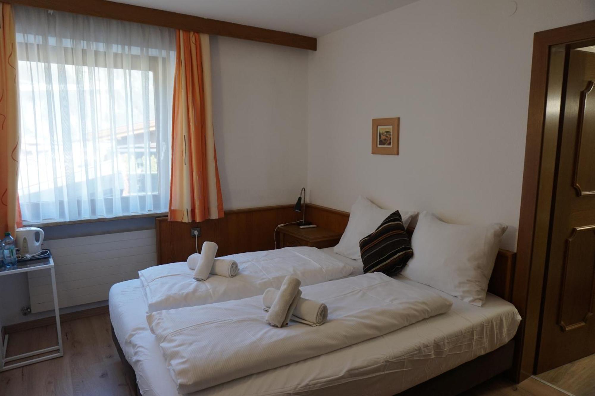 Hotel Gaestehaus Klammerschneider à Zell am Ziller Chambre photo